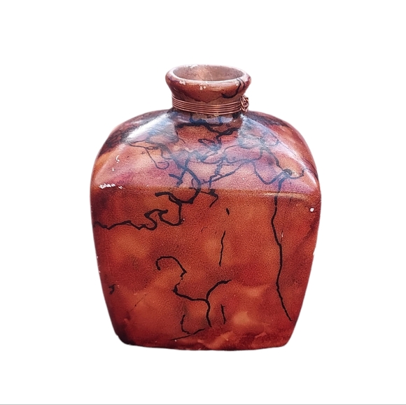 Native American Horse Hair pottery vase handmade and signed by artist - Picture 3 of 8